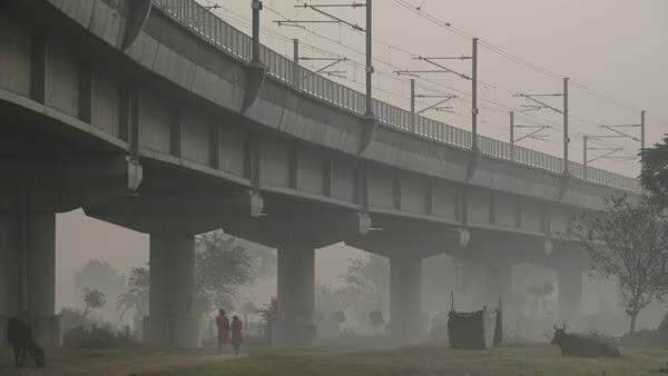 Delhi's Foggy Days Ahead: Rain on the Horizon as Western Disturbances Approach