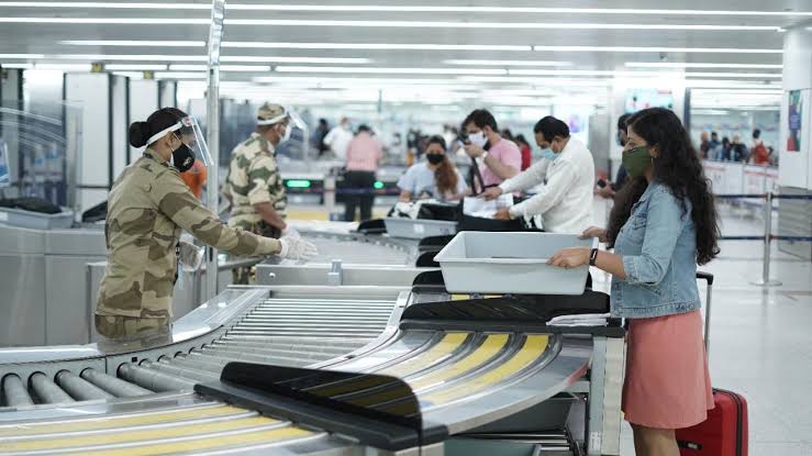 Doctor’s Apple Watch Allegedly Stolen at Delhi Airport Security Check, Raises Alarms Over Passenger Safety