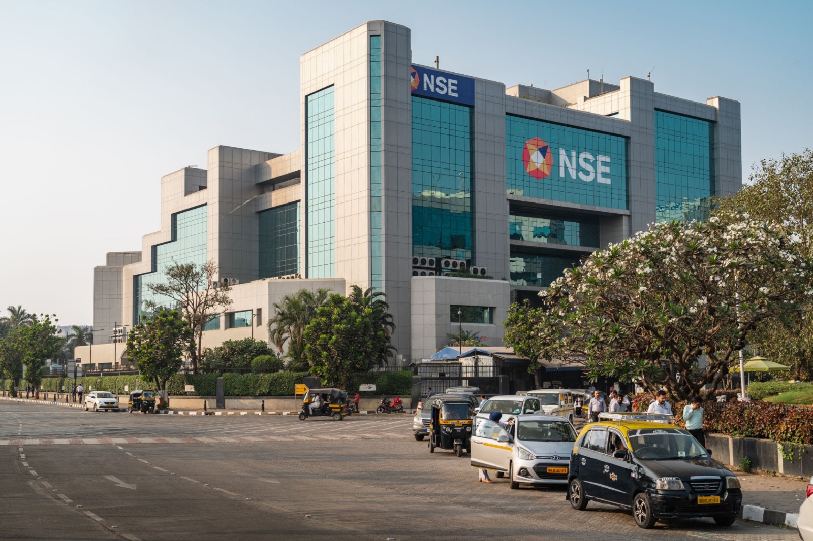 India Nifty 50 Index Pares Early Gains to Close Flattish