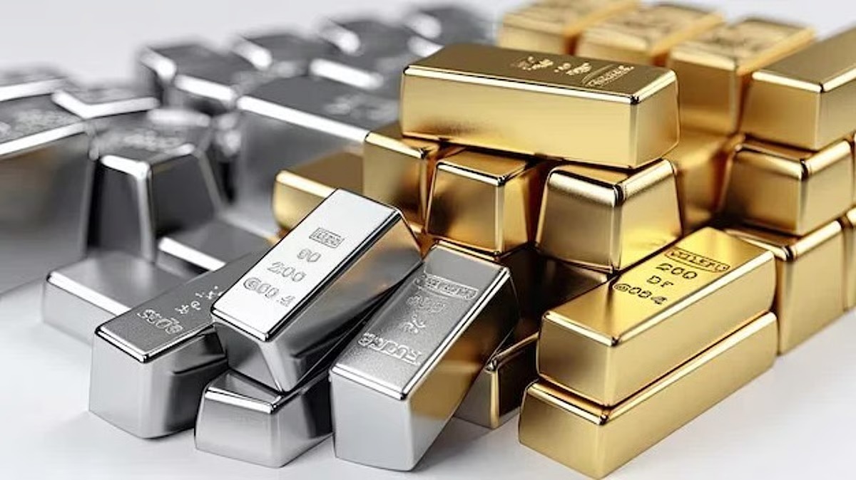 Gold and Silver Futures Slip as Investors Await US Payrolls Data