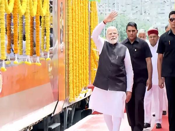 India Accelerates: Three Vande Bharat Trains Leave Bengaluru at Full Steam - Connecting Cities, Enhancing Lives