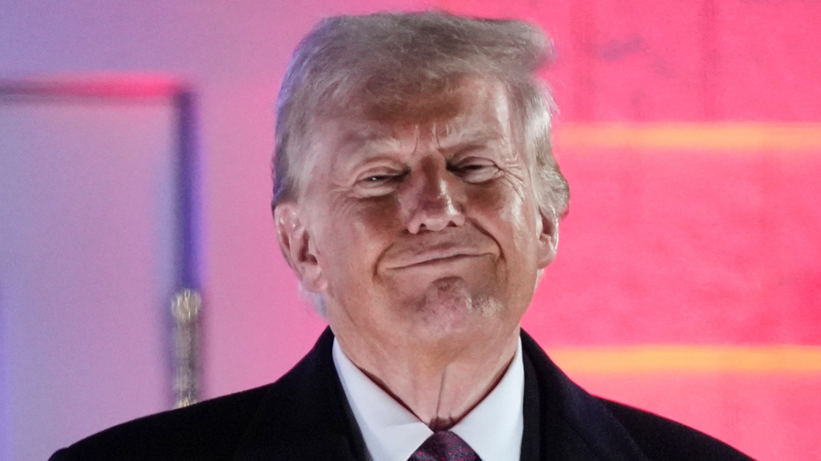 Did Trump Foresee the 'Giant Red Wave'? Viral Tweet Links Past Prediction to Today's Stock Market Crash