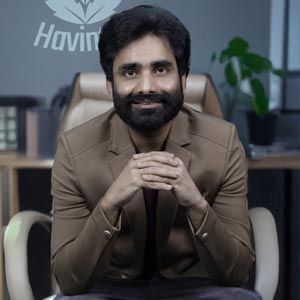 WOW STORY OF THE DAY: He Had ₹22,000 on a Credit Card, Severe Hair Fall, and the Determination to Build India's Number One Powder Shampoo Brand
