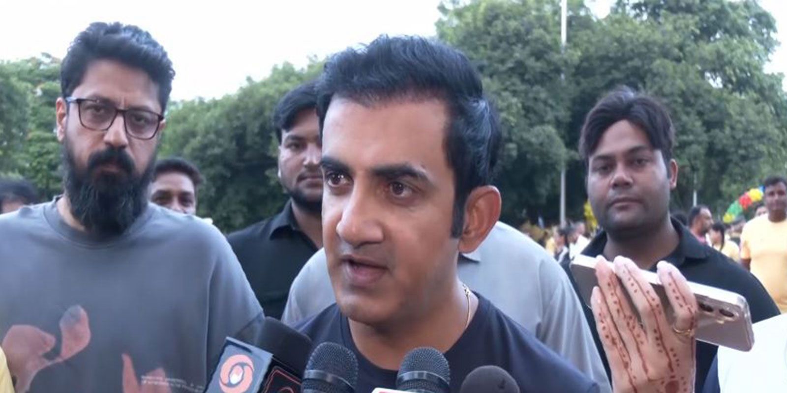 Pedaling for Progress: Mandaviya and Gambhir Join 'Sundays on Cycle' Fitness Drive