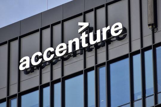 Accenture Raises Revenue Forecast, Boosting Indian IT Stocks