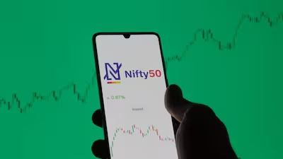 Nifty 50 Gains Momentum with 0.25% Rise, Market Sentiment Balanced