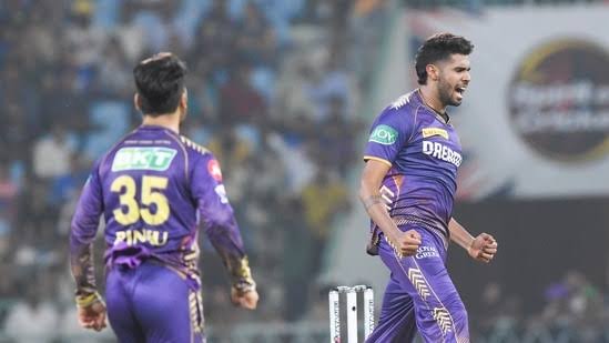 CSK Stumble Early Against KKR, Reach 18/2 in Powerplay